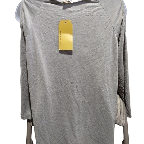 Andree by Unit Gray Cold Shoulder Lace Up Top Small - Picture 3 of 4